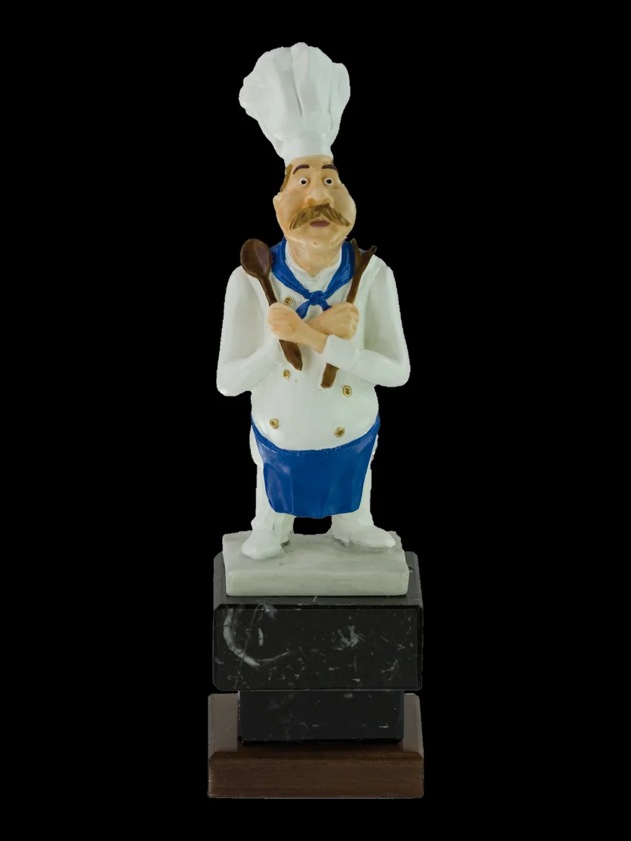 Chef bigotudo con cucharas de madera - Vista principal